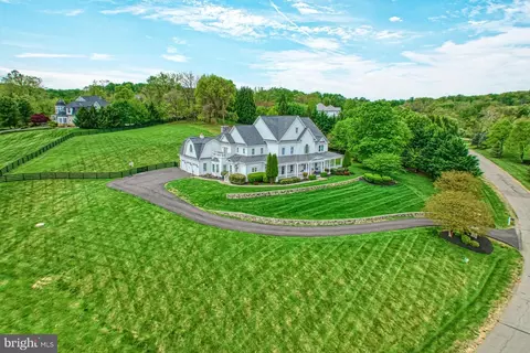 16735 Whirlaway Ct, Leesburg, VA 20176