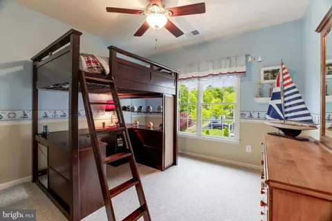 Bedroom - 43897 Arborvitae Dr, Ashburn, VA 20147 photo 8 of 10