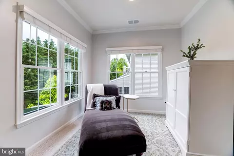 Bedroom - 43897 Arborvitae Dr, Ashburn, VA 20147 photo 5 of 10