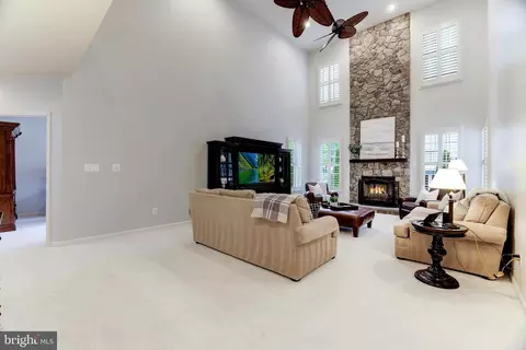 Living - 43897 Arborvitae Dr, Ashburn, VA 20147 photo 8 of 16