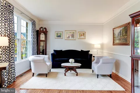 Living - 43897 Arborvitae Dr, Ashburn, VA 20147 photo 3 of 16