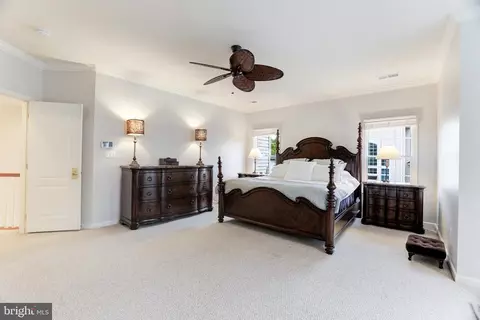 Bedroom - 43897 Arborvitae Dr, Ashburn, VA 20147 photo 6 of 10