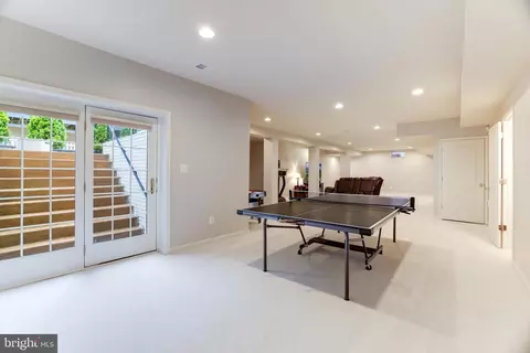 Dining - 43897 Arborvitae Dr, Ashburn, VA 20147 photo 5 of 5