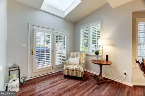 Bedroom - 43897 Arborvitae Dr, Ashburn, VA 20147 photo 2 of 10