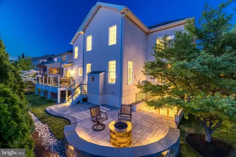 Exterior - 43897 Arborvitae Dr, Ashburn, VA 20147 photo 3 of 9