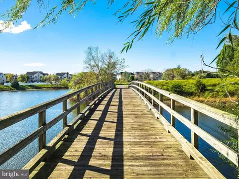 View/Area - 43897 Arborvitae Dr, Ashburn, VA 20147 photo 4 of 11