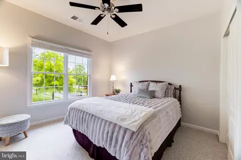 Bedroom - 43897 Arborvitae Dr, Ashburn, VA 20147 photo 7 of 10