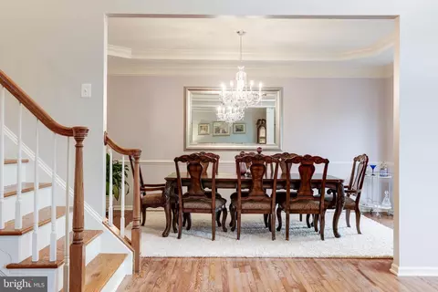 Dining - 43897 Arborvitae Dr, Ashburn, VA 20147 photo 3 of 5