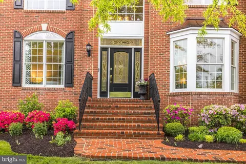 Exterior - 43897 Arborvitae Dr, Ashburn, VA 20147 photo 5 of 9