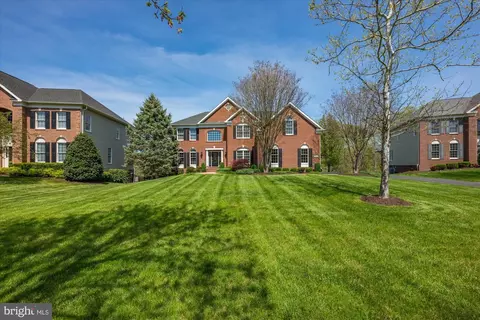 19622 Saratoga Springs Pl, Ashburn, VA 20147