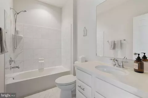 Bath - 19932 Abram Ter, Ashburn, VA 20147 photo 3 of 4