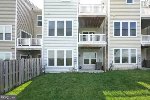 Exterior - 19932 Abram Ter, Ashburn, VA 20147 photo 11 of 13