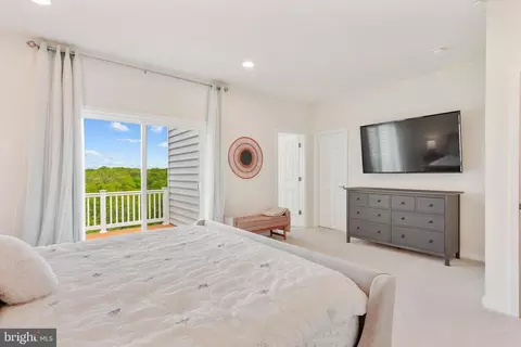 Bedroom - 19932 Abram Ter, Ashburn, VA 20147 photo 3 of 6