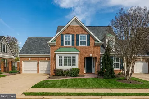 18410 Harbour Town Ter, Leesburg, VA 20176
