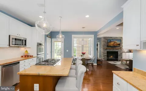 Kitchen - 42485 Spring Splendor Dr, Brambleton, VA 20148 photo 2 of 4