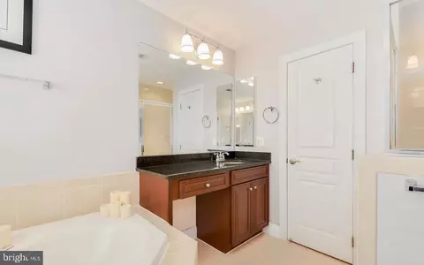Bath - 42485 Spring Splendor Dr, Brambleton, VA 20148 photo 3 of 5