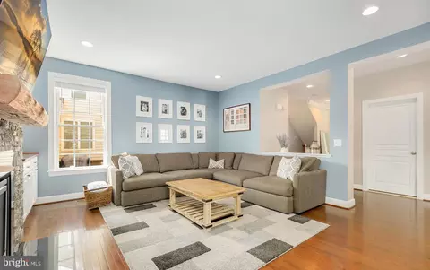 Living - 42485 Spring Splendor Dr, Brambleton, VA 20148 photo 5 of 10