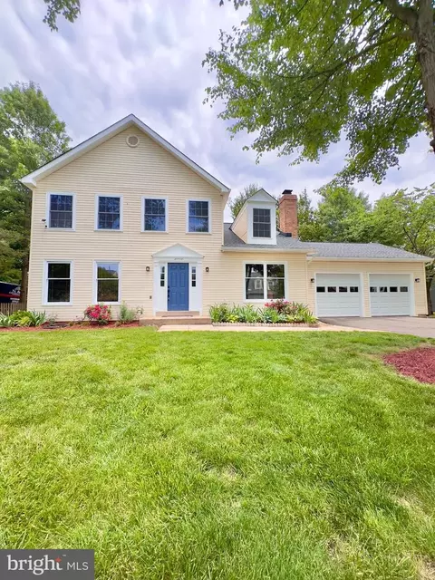 21748 Pinewood Ct, Sterling, VA 20164