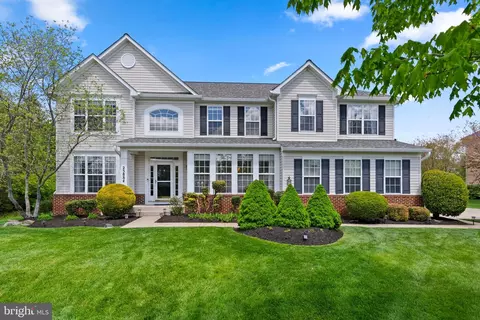 25884 Spring Farm Cir, Chantilly, VA 20152