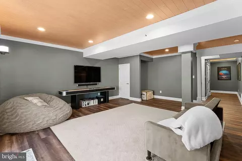Living - 22757 Highcrest Cir, Brambleton, VA 20148 photo 6 of 8