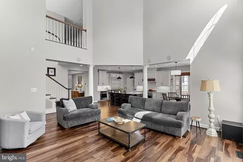Living - 22757 Highcrest Cir, Brambleton, VA 20148 photo 4 of 8