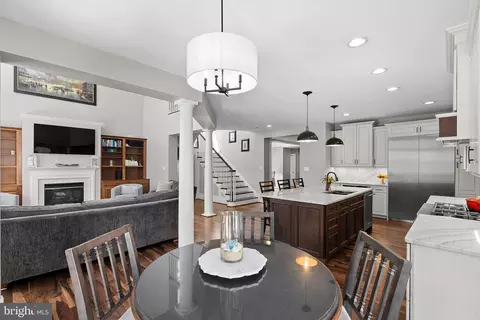 Dining - 22757 Highcrest Cir, Brambleton, VA 20148 photo 4 of 5