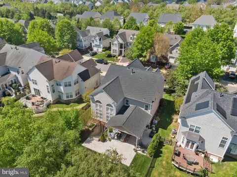 Exterior - 22757 Highcrest Cir, Brambleton, VA 20148 photo 15 of 15