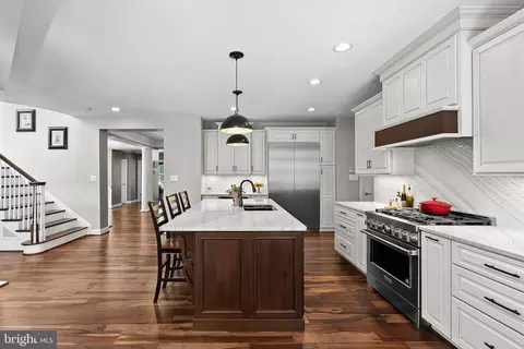 Kitchen - 22757 Highcrest Cir, Brambleton, VA 20148 photo 5 of 9