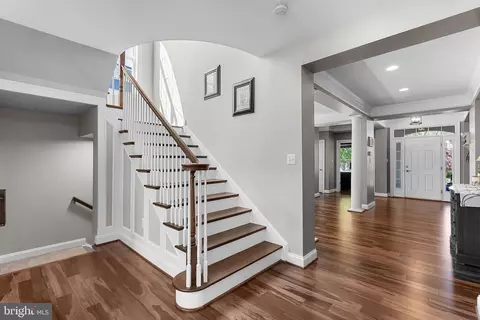 Entry Way - 22757 Highcrest Cir, Brambleton, VA 20148 photo 3 of 5
