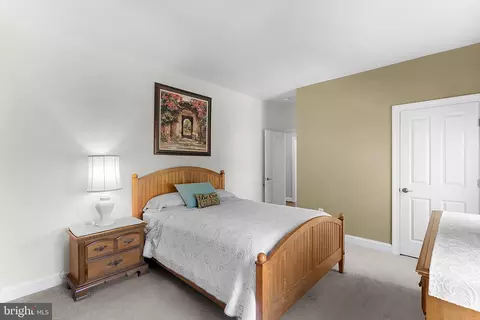 Bedroom - 22757 Highcrest Cir, Brambleton, VA 20148 photo 9 of 10