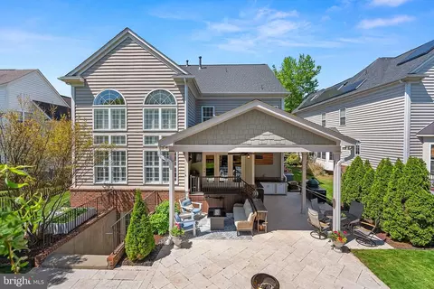 Exterior - 22757 Highcrest Cir, Brambleton, VA 20148 photo 9 of 15