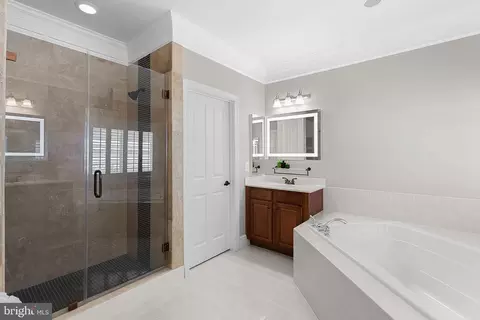 Bath - 22757 Highcrest Cir, Brambleton, VA 20148 photo 4 of 7