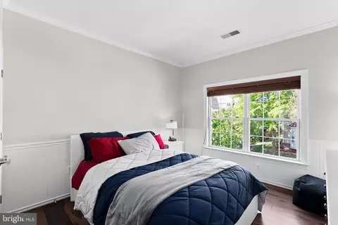 Bedroom - 22757 Highcrest Cir, Brambleton, VA 20148 photo 6 of 10