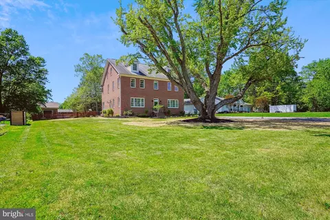 20131 Dairy Ln, Sterling, VA 20165