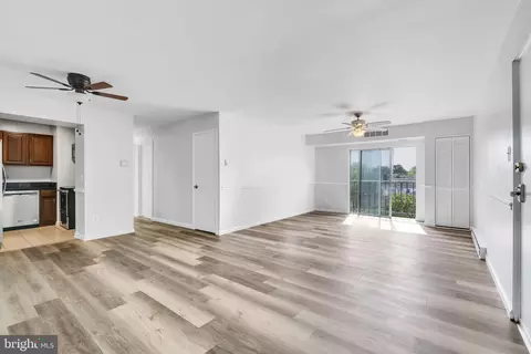 121 N Fillmore Ave #12, Sterling, VA 20164
