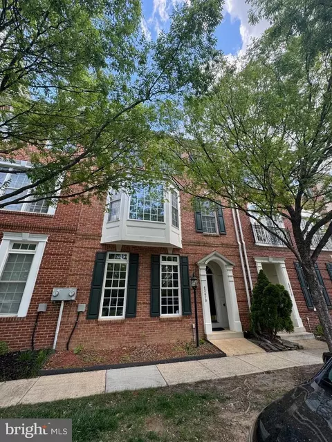 42470 Legacy Park Dr, Brambleton, VA 20148