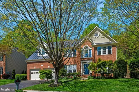 625 Meade Dr SW, Leesburg, VA 20175