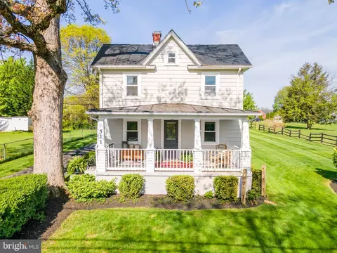 511 S 11th St, Purcellville, VA 20132