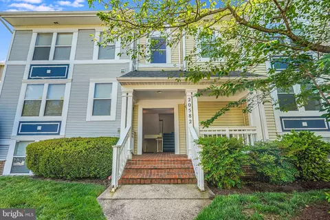 20582 Snowshoe Sq #202, Ashburn, VA 20147