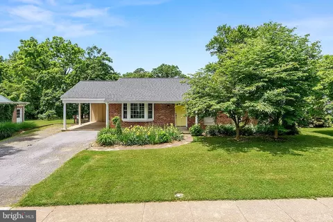 311 S Orchard Dr, Purcellville, VA 20132