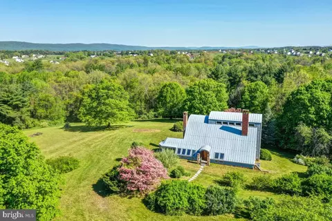 38822 Old Wheatland Rd, Waterford, VA 20197