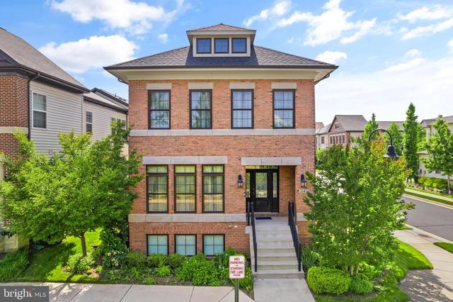 20413 Savin Hill Dr, Ashburn, VA 20147