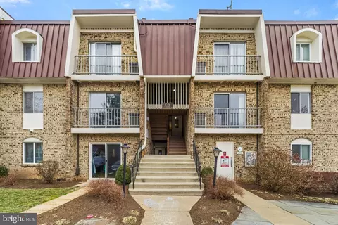 440 E Cornell Dr #1, Sterling, VA 20164