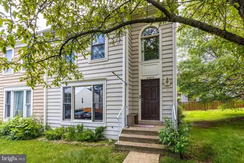 21875 Shallow Rock Sq, Sterling, VA 20164
