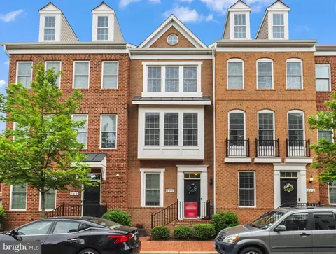 270 High Rail Ter SE, Leesburg, VA 20175