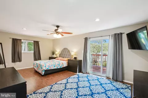 Bedroom - 9 Rheims Ct, Sterling, VA 20164 photo 3 of 6
