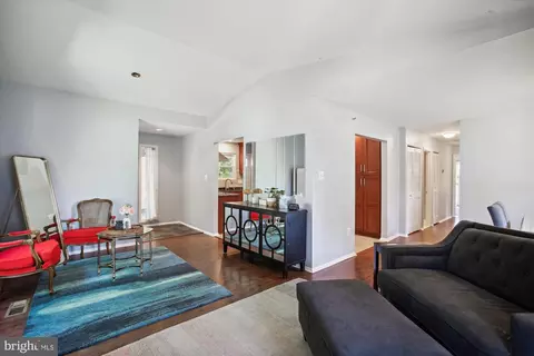 Entry Way - 9 Rheims Ct, Sterling, VA 20164 photo 4 of 5