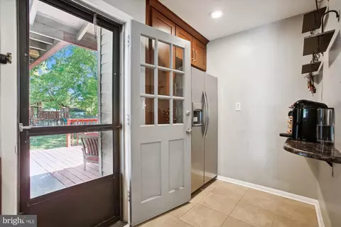 Entry Way - 9 Rheims Ct, Sterling, VA 20164 photo 2 of 5