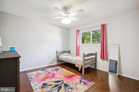 Bedroom - 9 Rheims Ct, Sterling, VA 20164 photo 4 of 6