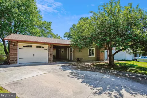 9 Rheims Ct, Sterling, VA 20164